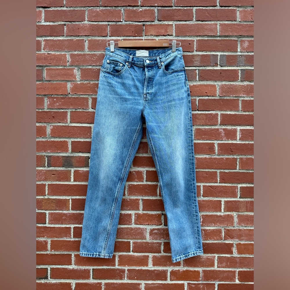 Everlane 90s Cheeky Jean. Size 26 regular. Mid blue.